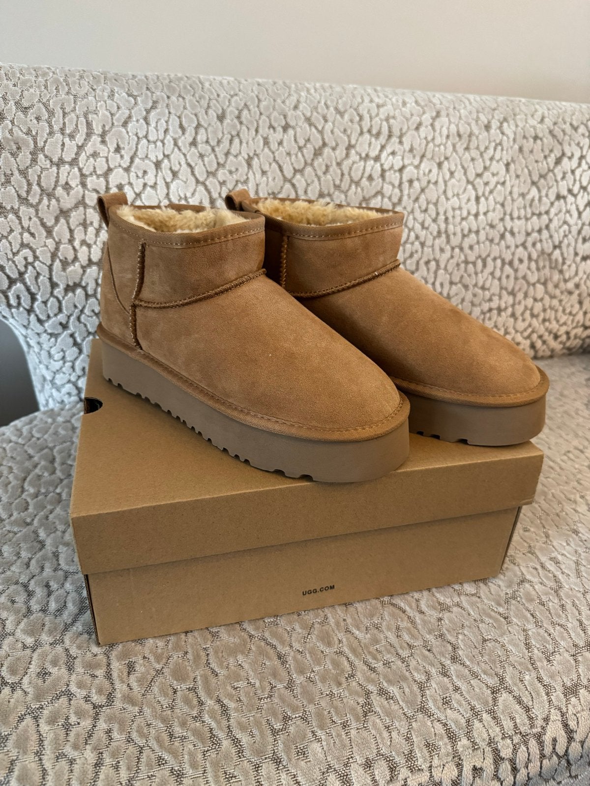 Uggs Classic Ultra Mini Platform Maat 39, Ophalen of Verzenden, Nieuw, Bruin, Lage of Enkellaarzen