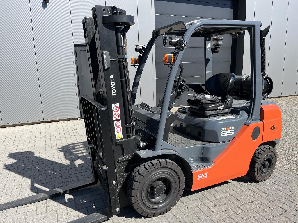 Toyota heftruck Tonero 25 - 363 uren!! LPG, Zakelijke goederen, Machines en Bouw | Heftrucks en Intern transport, Heftruck, Toyota
