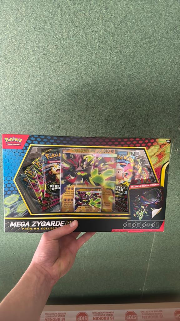 Pokemon zygarde ex collection box, Ophalen of Verzenden, Zo goed als nieuw, Boosterbox
