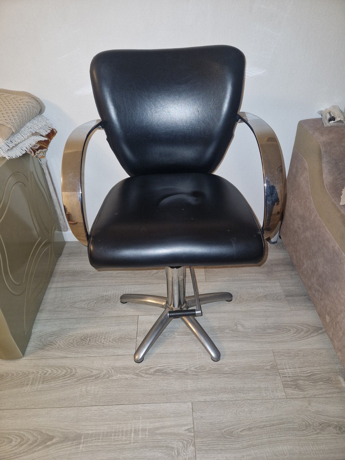 te koop kapper stoel, Huis en Inrichting, Ophalen of Verzenden, Zo goed als nieuw, Eén