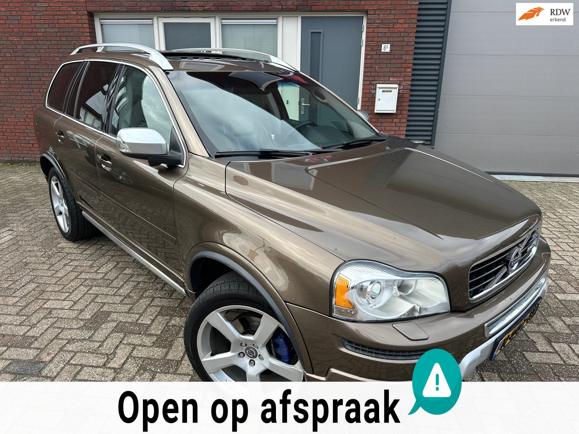 Volvo XC90 2.4 D5 Summum / 7P / Pano / Leder / Dynaudio / Na, Auto's, Euro 5, Gebruikt, 255 €/maand, 7 stoelen