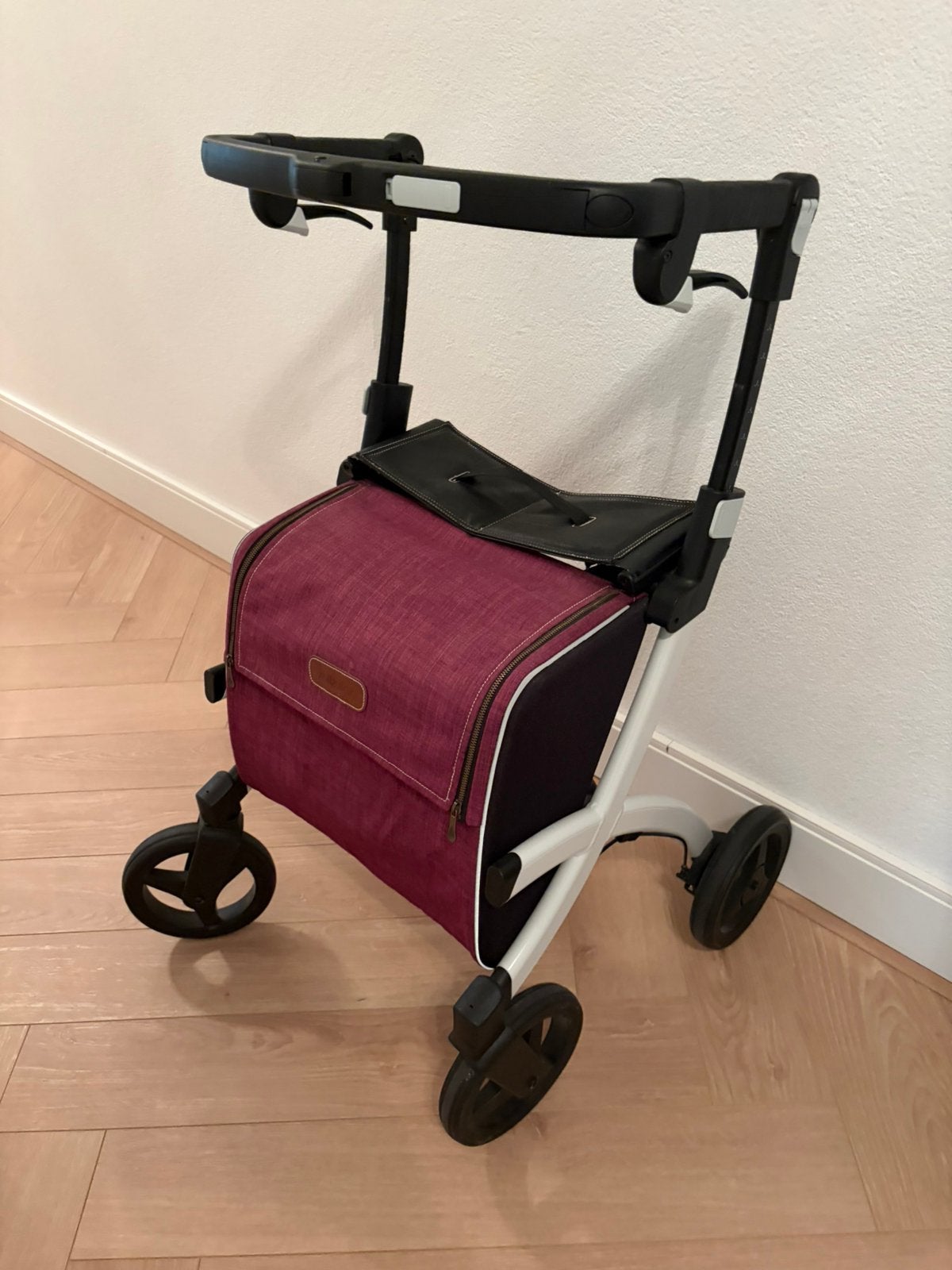 Opvouwbare rollator, ideaal voor onderweg, Ophalen, Zo goed als nieuw