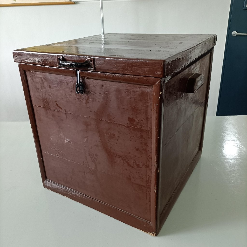 grote stoere vintage kist bijzettafel oude verf industrieel, Ophalen, 50 – 75, Gebruikt, 50 tot 100 cm