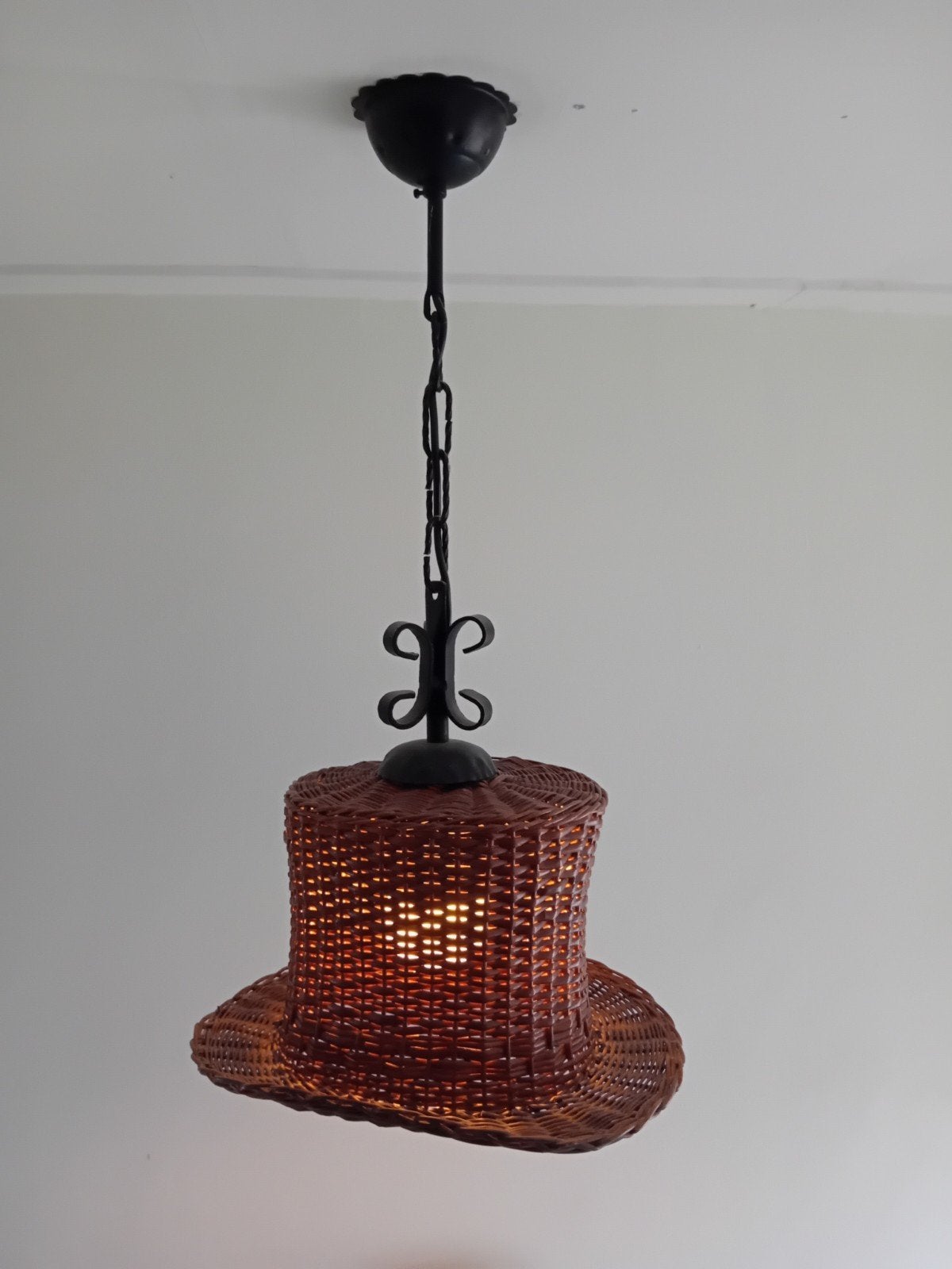 Unieke rotan hanglamp in de vorm van een hoed, Ophalen, Bohemian, Speels, Vintage, Gebruikt, Natuurlijk materiaal
