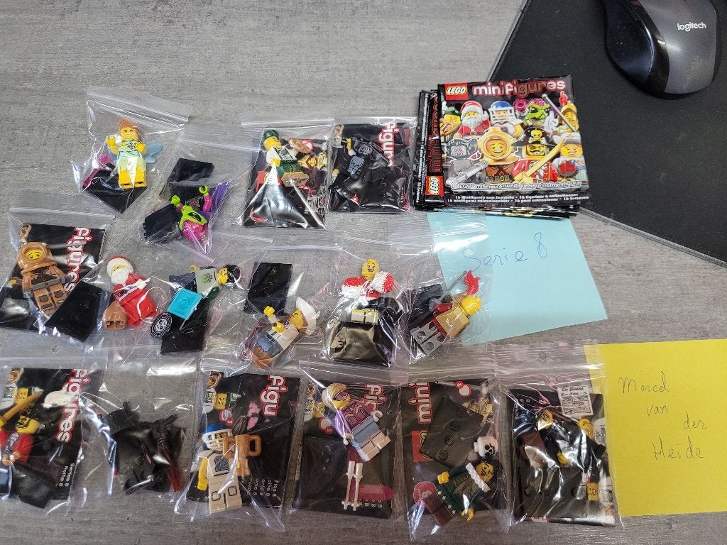 lego minfigure serie 8, Lego, Ophalen of Verzenden, Zo goed als nieuw, Minifiguren serie