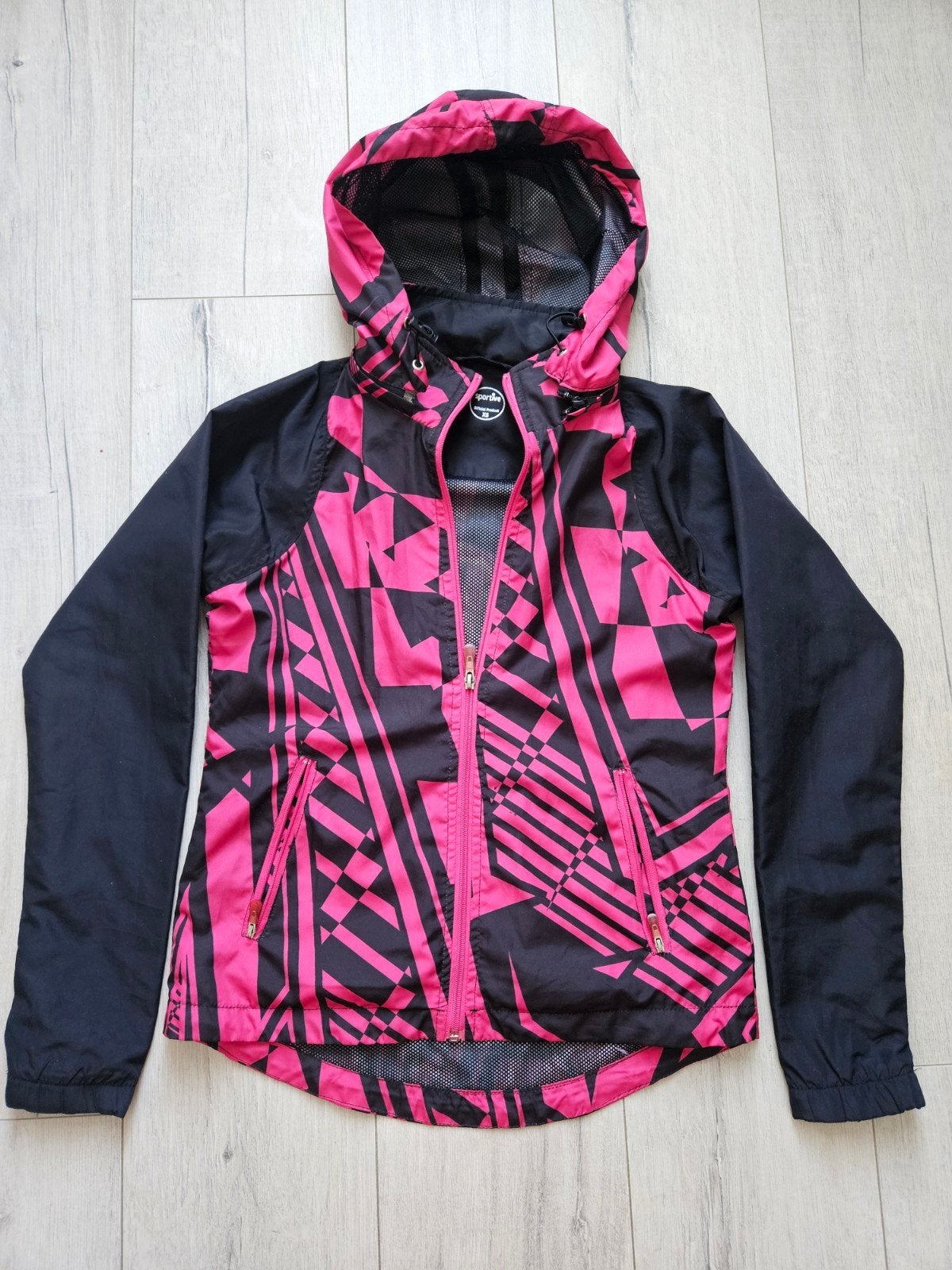 Sportieve windjack met capuchon - Maat XS, Maat 38/40 (M), Zwart, Ophalen of Verzenden, Zo goed als nieuw