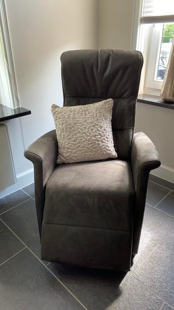 Relaxfauteuil/ sta-op stoel, Huis en Inrichting, Ophalen of Verzenden, Zo goed als nieuw, Minder dan 75 cm, 50 tot 75 cm