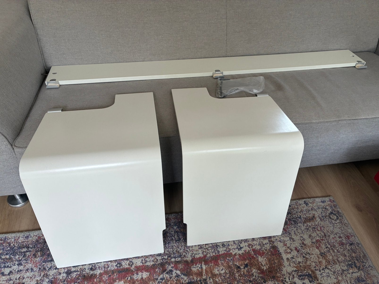 Auping nachtkastjes / aanhangtafels senioren, Ophalen, Gebruikt