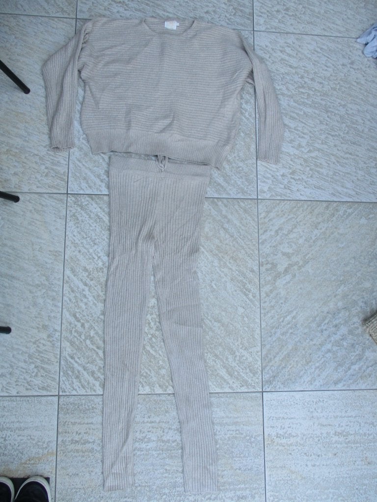 Purple Queen setje beige maat 36 / 38 (T2) broek + trui, Kleding | Dames, Ophalen of Verzenden, Zo goed als nieuw, Maat 36 (S)