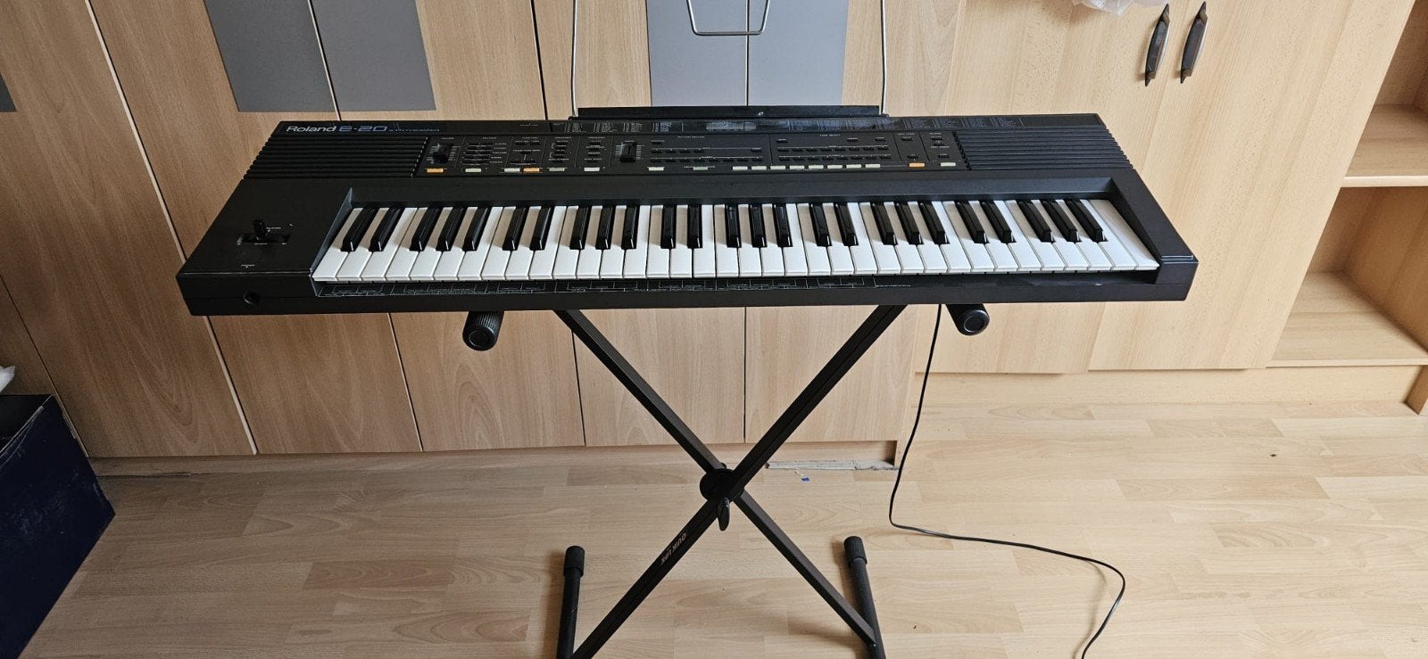 Roland synthesizer, Muziek en Instrumenten, Ophalen of Verzenden, 61 toetsen, Roland