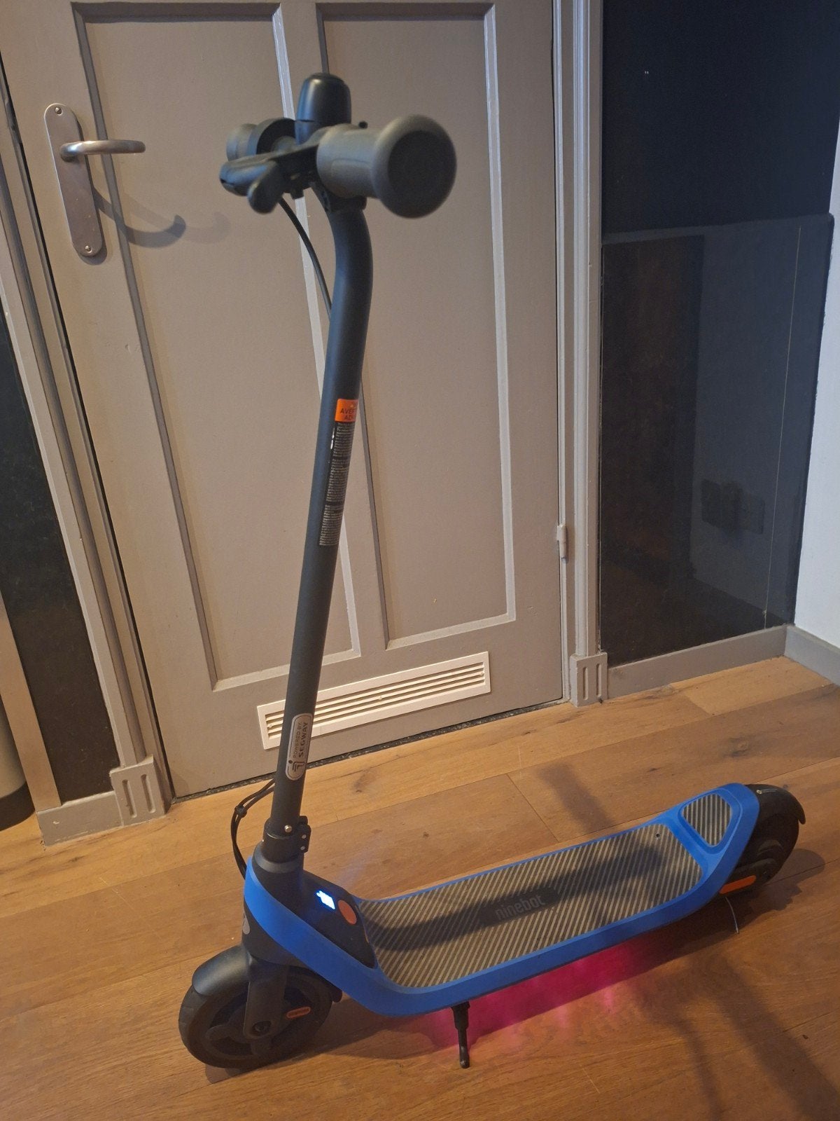 Segway Ninebot lite c2
Elektrische step (kind) nieuwstaat!, Ophalen, Zo goed als nieuw, Elektrische step (E-scooter), Ninebot
