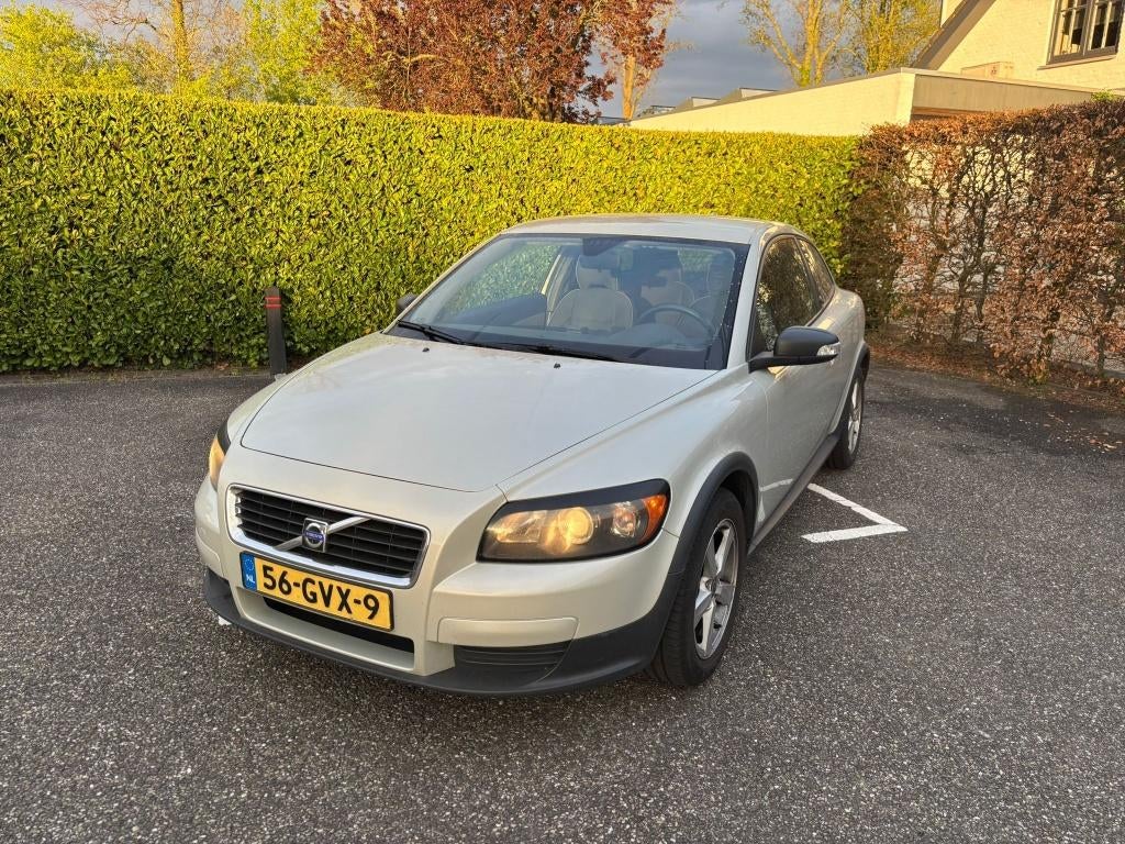 Volvo C30 1.6 2008 Wit - APK 2027, Auto's, Voorwielaandrijving, 1596 cc, Stof, 4 cilinders