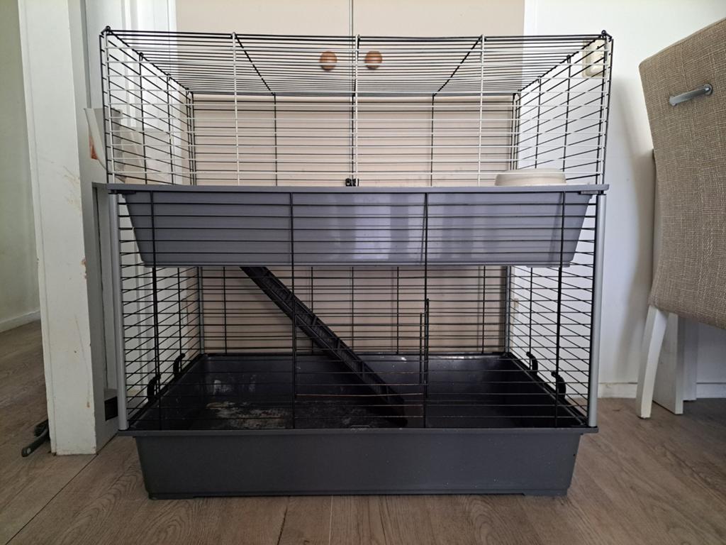 Konijnenhok 2 verdiepingen binnen, Ophalen, Gebruikt, Konijn, 90 cm of meer