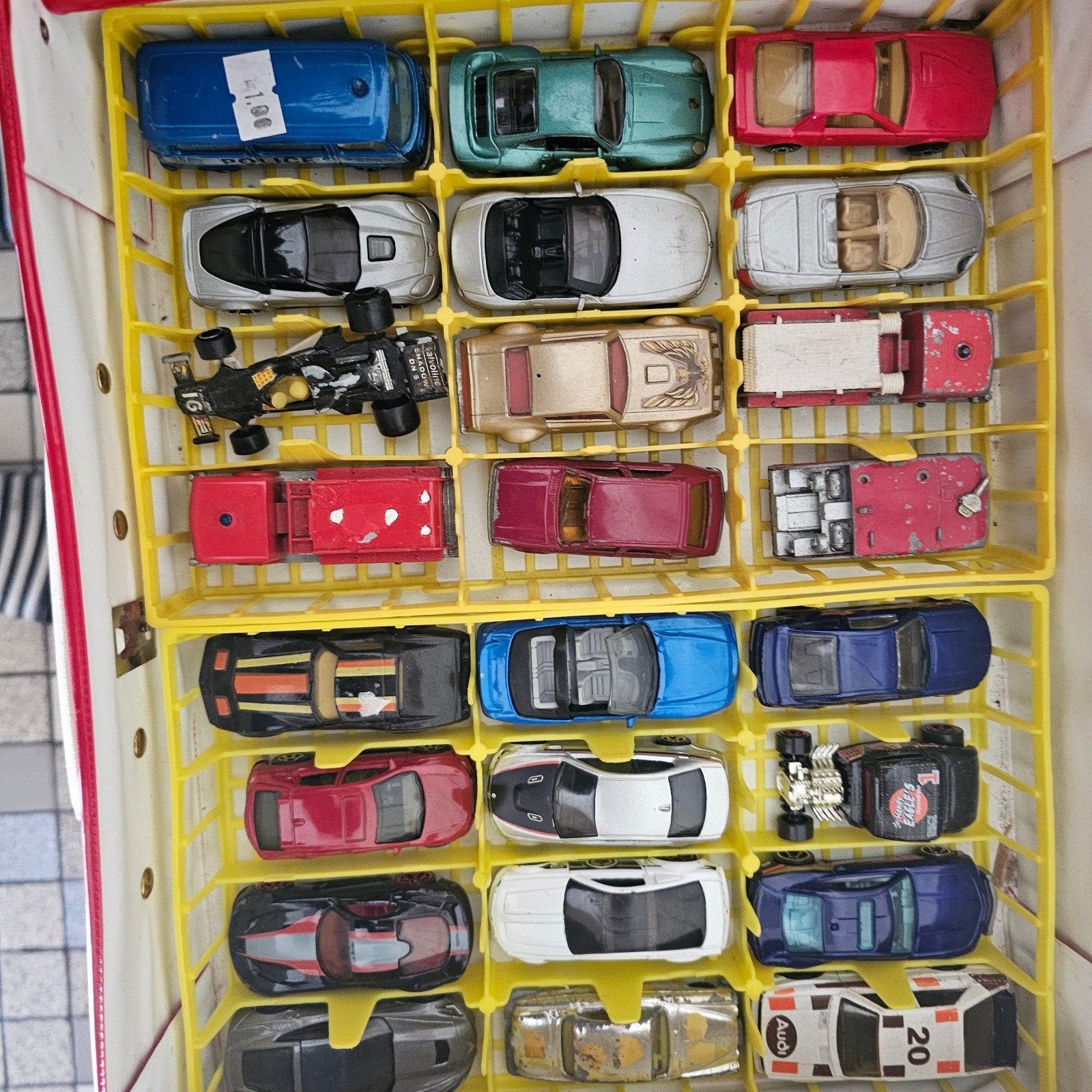 Koffer met 24 gebruikte auto's - nette staat, Kinderen en Baby's, Speelgoed | Speelgoedvoertuigen, Gebruikt, Onbekend, Ophalen of Verzenden