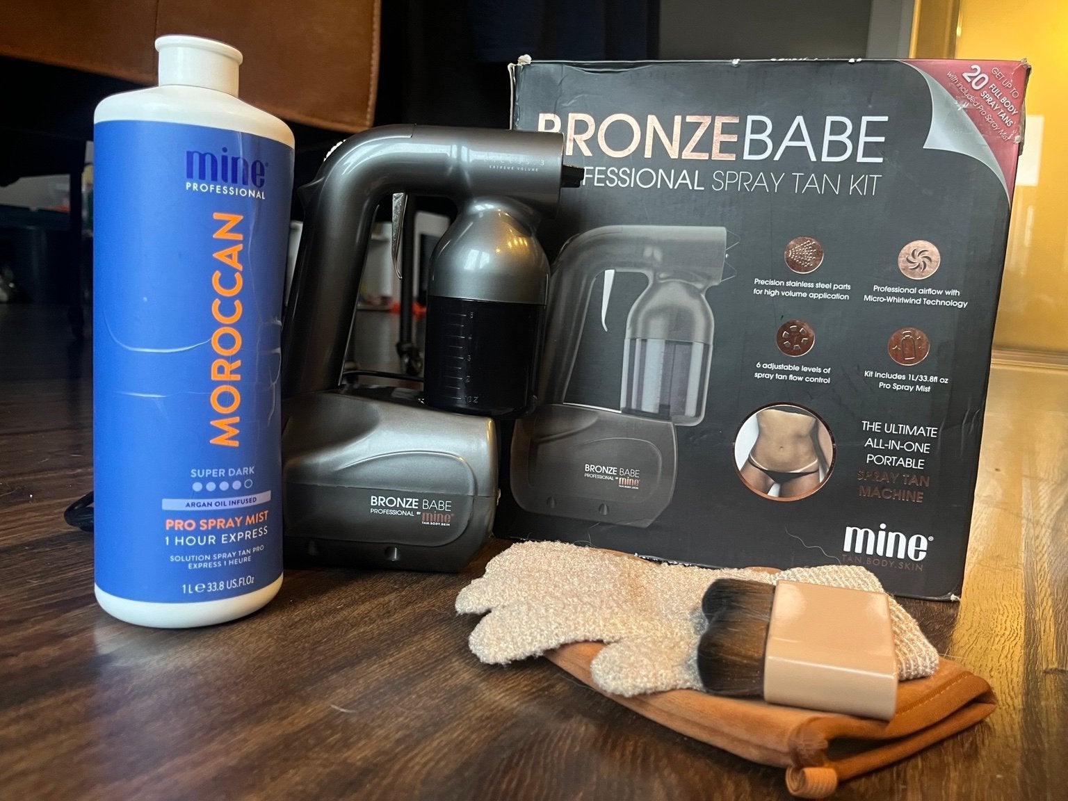 Bronze Babe Professionele Spray Tan Kit + Mine Tan Vloeistof, Ophalen of Verzenden, Zo goed als nieuw, Overige typen