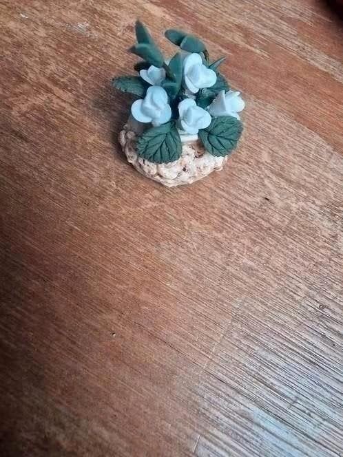 Miniatuur bloempot met bloemen voor poppenhuis, Ophalen of Verzenden, Gebruikt, Decoratie