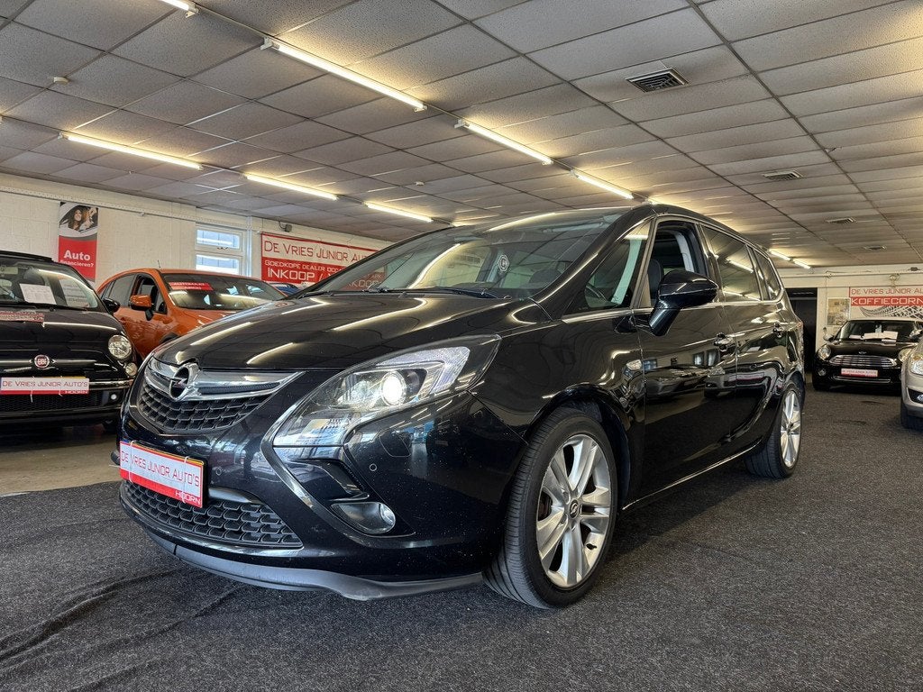 Opel Zafira Tourer 1.4 Cosmo 7p. Cruise/climate, navi,BT, pa, Euro 5, 4 cilinders, 7 stoelen, Zwart