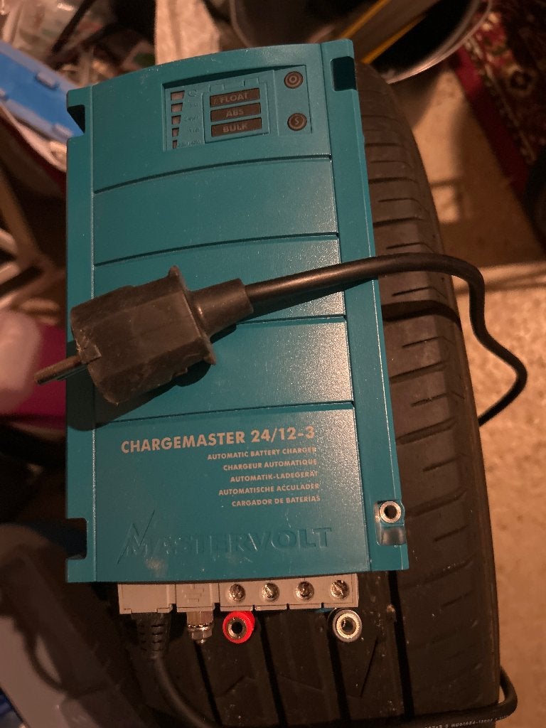 Mastervolt Chargemaster 24/12-3 Automatische Acculader, Ophalen of Verzenden, Gebruikt, Motor en Techniek