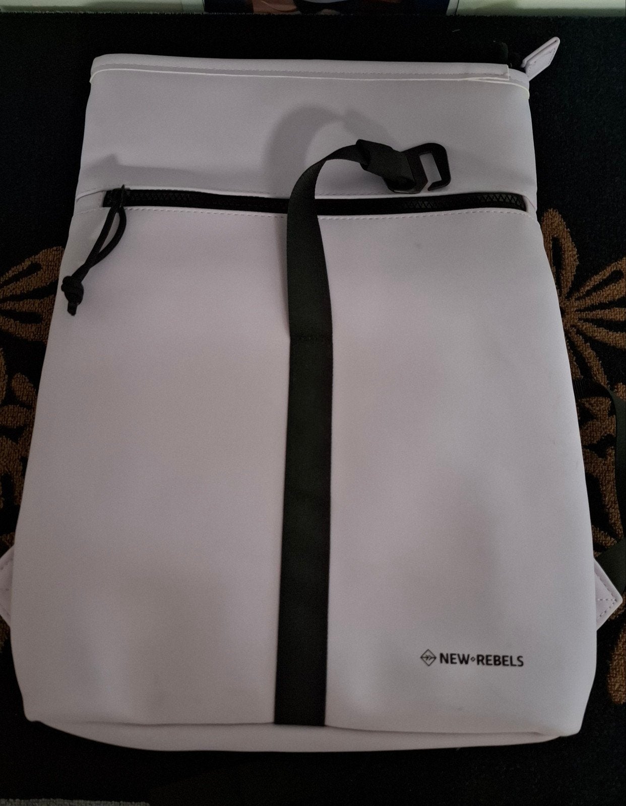 New Rebels rugzak - Lichtpaars, zo goed als nieuw, Overige merken, 25 tot 40 cm, Ophalen of Verzenden, Zo goed als nieuw