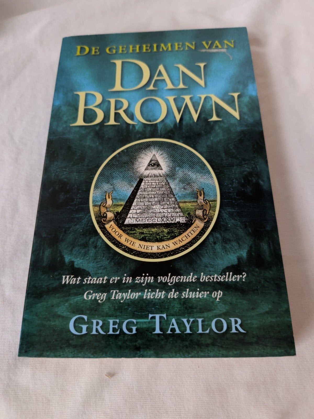 Georgia Taylor - De geheimen van Dan Brown, Boeken, Astrologie, Overige typen, Ophalen of Verzenden, Zo goed als nieuw