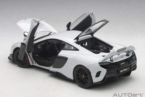 McLaren 675 LT • 2016 • AUTOart • 1:18 - AANBIEDING - DEMO, Hobby en Vrije tijd, Modelauto's | 1:18, Auto, Autoart, Nieuw, Ophalen of Verzenden