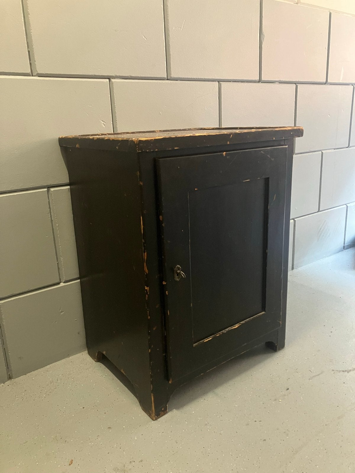Vintage zwart kastje met planken, Ophalen