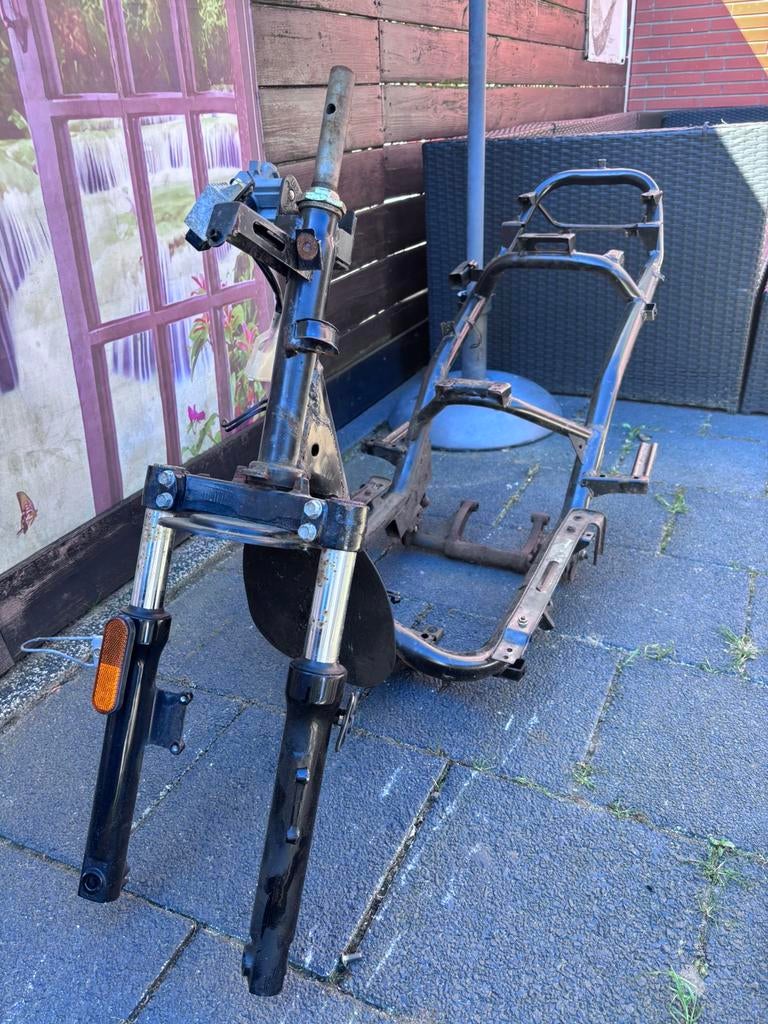 Frame en voorvork met kenteken Kymco Agility 50, Ophalen, Gebruikt, Frame, Kymco