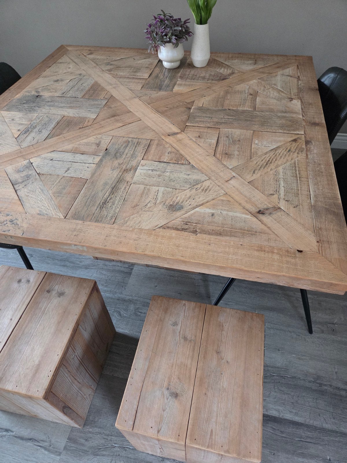 Eettafel 150x150 cm inclusief 2 hockers, Huis en Inrichting, Tafels | Eettafels, Ophalen, Gebruikt, 150 tot 200 cm, Vierkant
