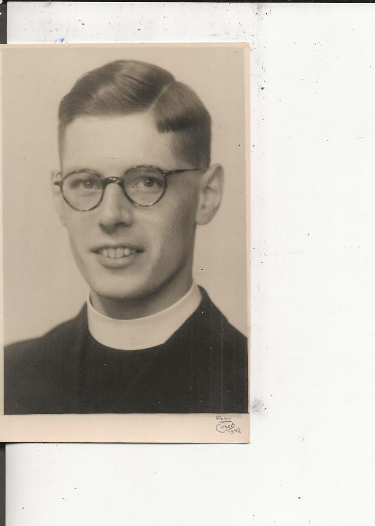 Honselersdijk Kapelaan Th J Scholtes Fotokaart 1942, Ophalen of Verzenden, 1940 tot 1960, Ongelopen, Zuid-Holland