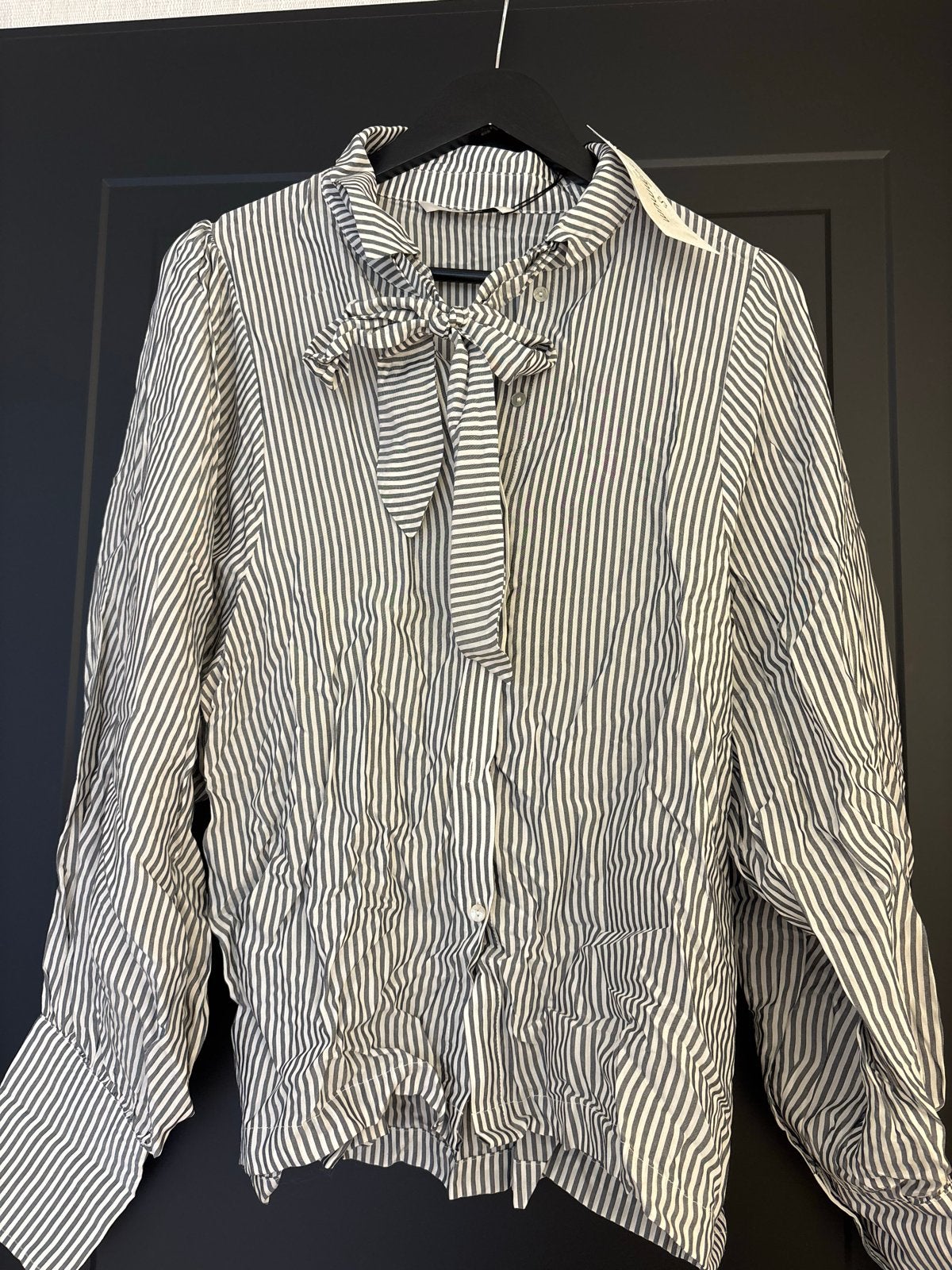 Gestreepte blouse SUMMUM met strikdetail - Maat 42, Verzenden, Nieuw, Maat 42/44 (L), Grijs