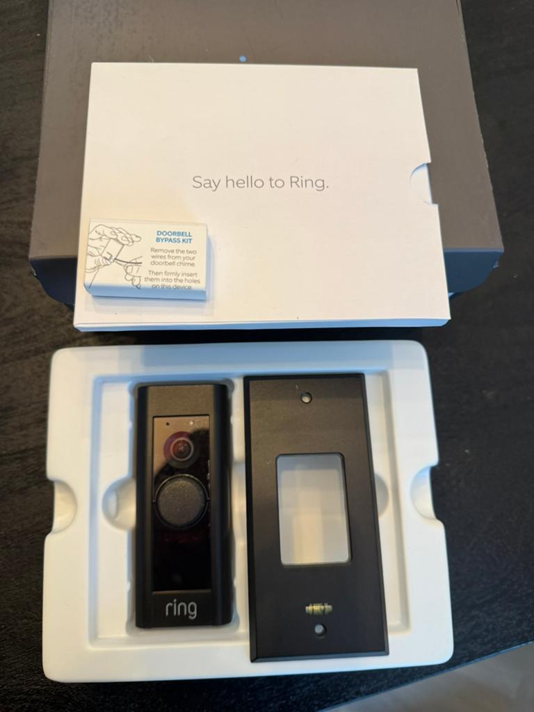 Ring doorbell pro bedraad, Huis en Inrichting, Deurbellen, Ophalen, Zo goed als nieuw