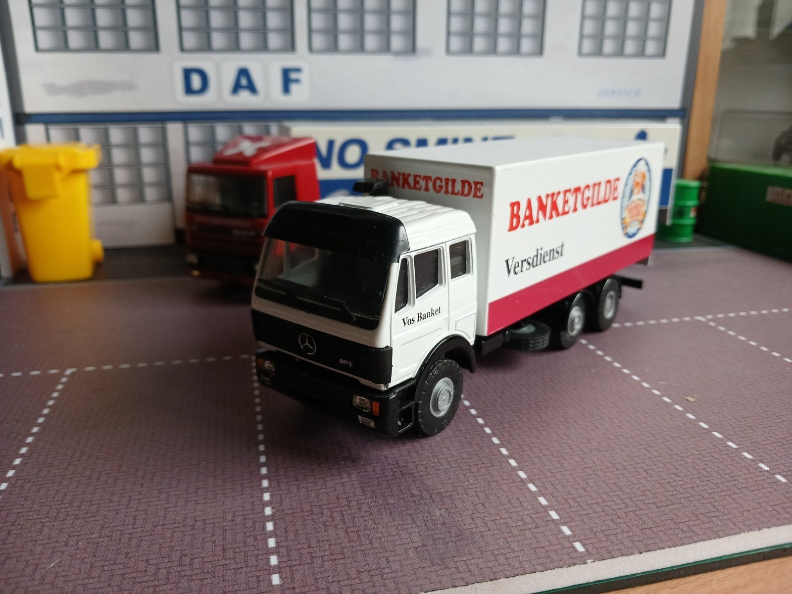 mercedes, Hobby en Vrije tijd, Ophalen of Verzenden, Bus of Vrachtwagen, Lion Toys
