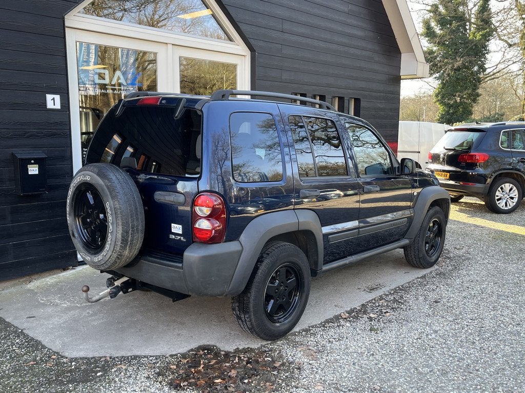 Jeep Cherokee 3.7i V6 Liberty 4x4/Aut/Airco/Audio/Leer/Young, Automaat, Gebruikt, Zwart, Blauw