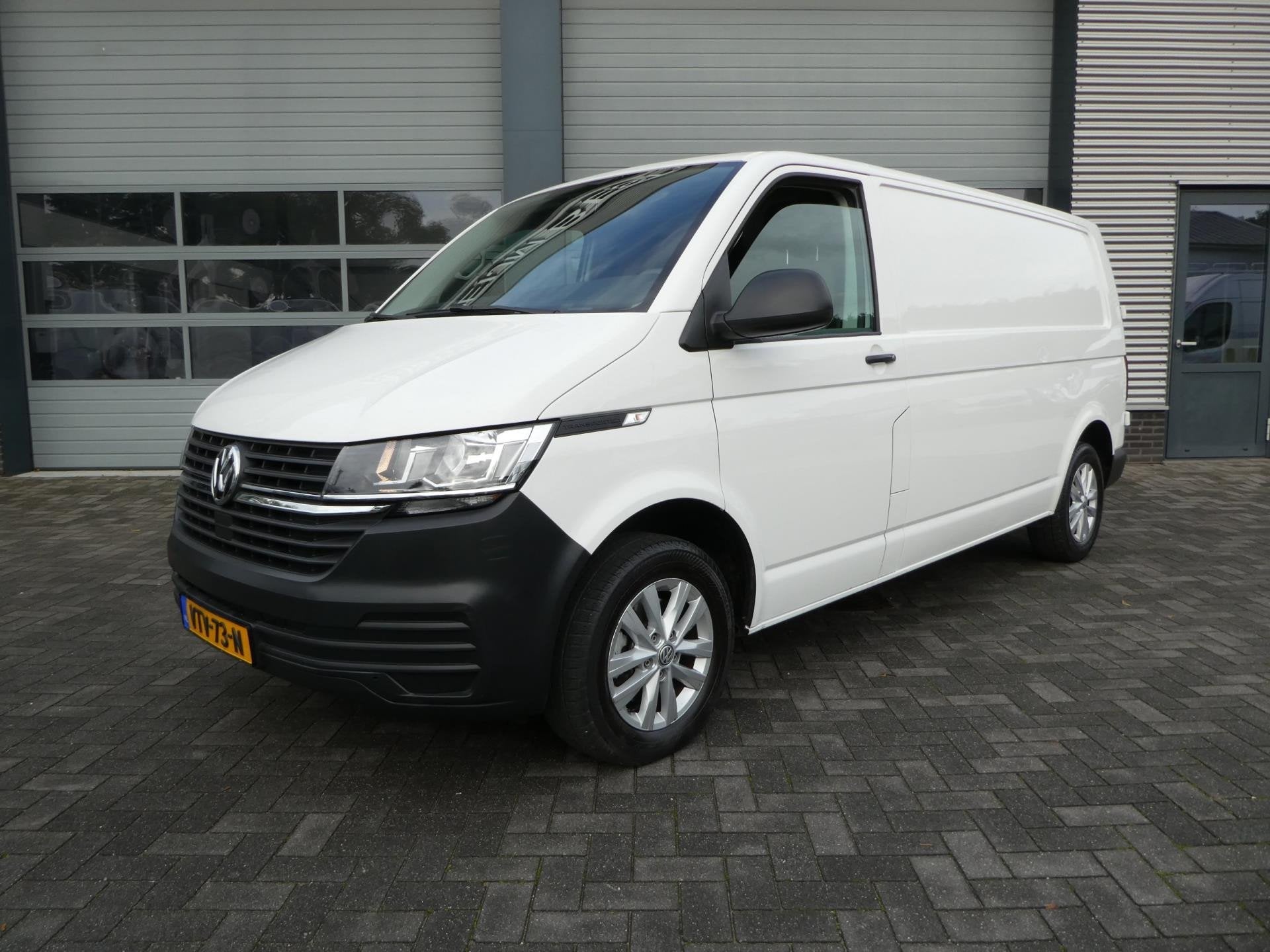 Volkswagen Transporter 2.0 TDI L2H1 150 pk automaat , 3 zits, Gebruikt, 4 cilinders, 150 pk, Volkswagen