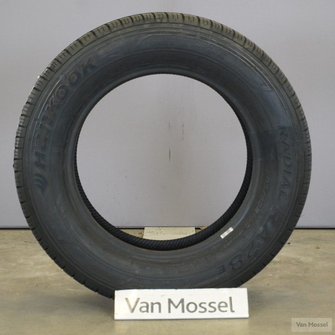 Hankook Radial RA 28E Zomerband 205/65/R16, Gebruikt, -, Band(en), Zomerbanden