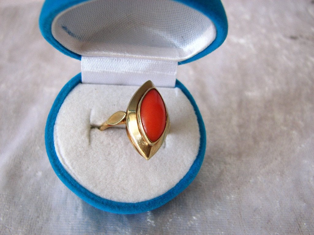 Mooie Fijne Ovale 14 Kt Gouden Ring met Koraal - maat 16, Verzenden, Goud, Ring, Met edelsteen
