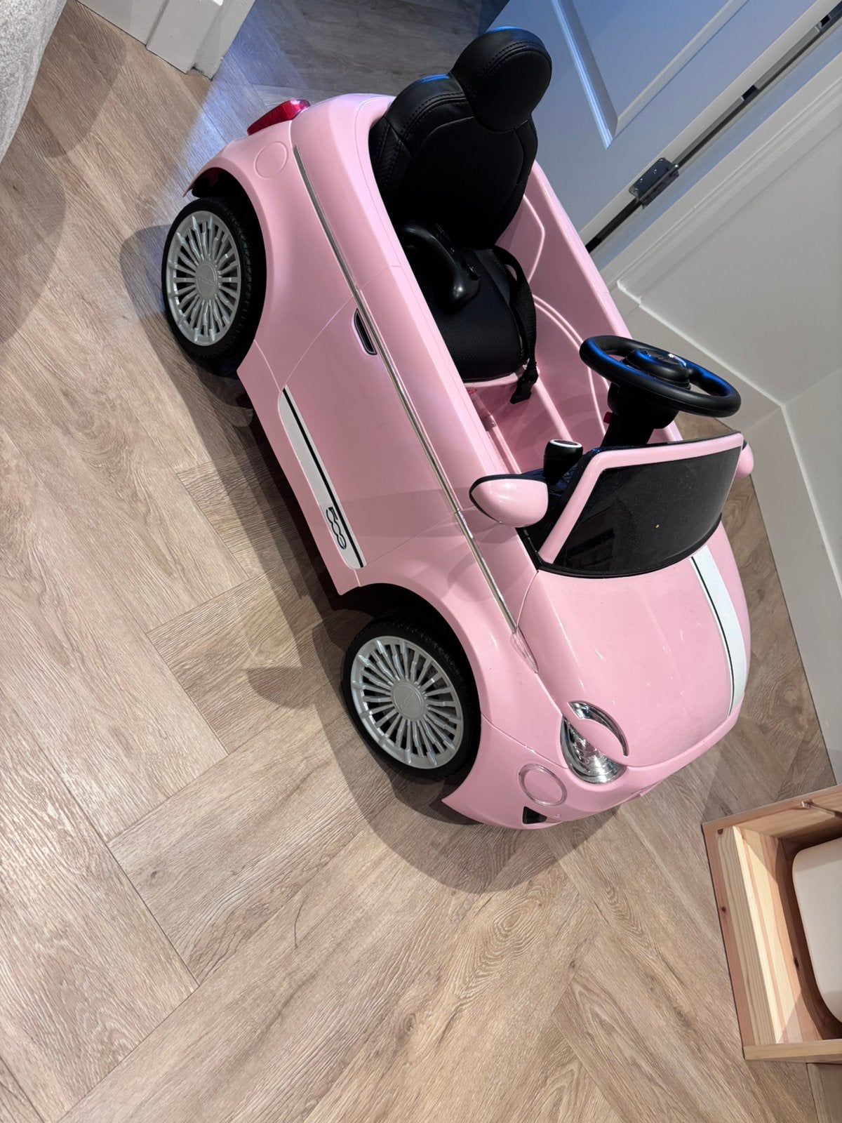 Roze Fiat 500 elektrische kinderauto met oplader, Kinderen en Baby's, Speelgoed | Buiten | Voertuigen en Loopfietsen, Ophalen