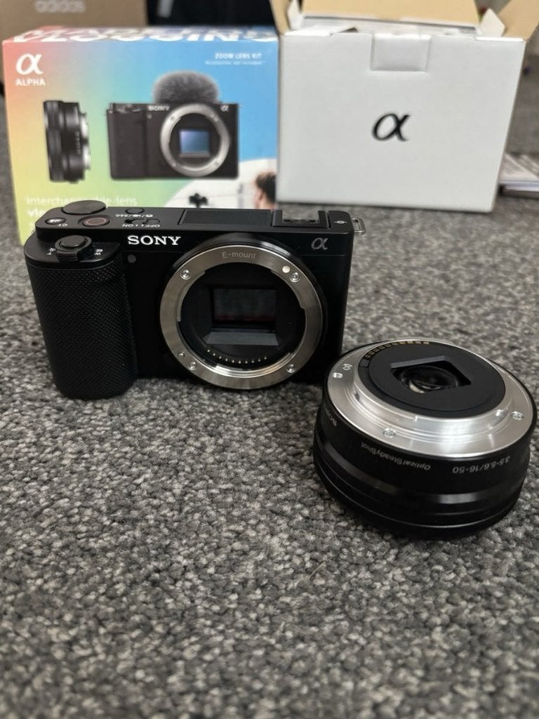 Foto 8 van Sony ZV-E10L 4K Camera + 16-50mm Lens Zwart