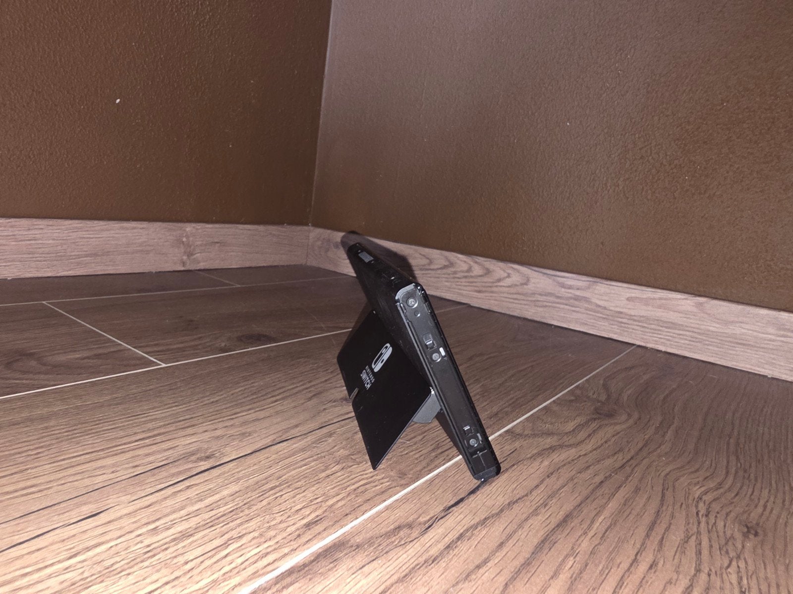 Foto 10 van Nintendo Switch OLED met 2 controllers en dock