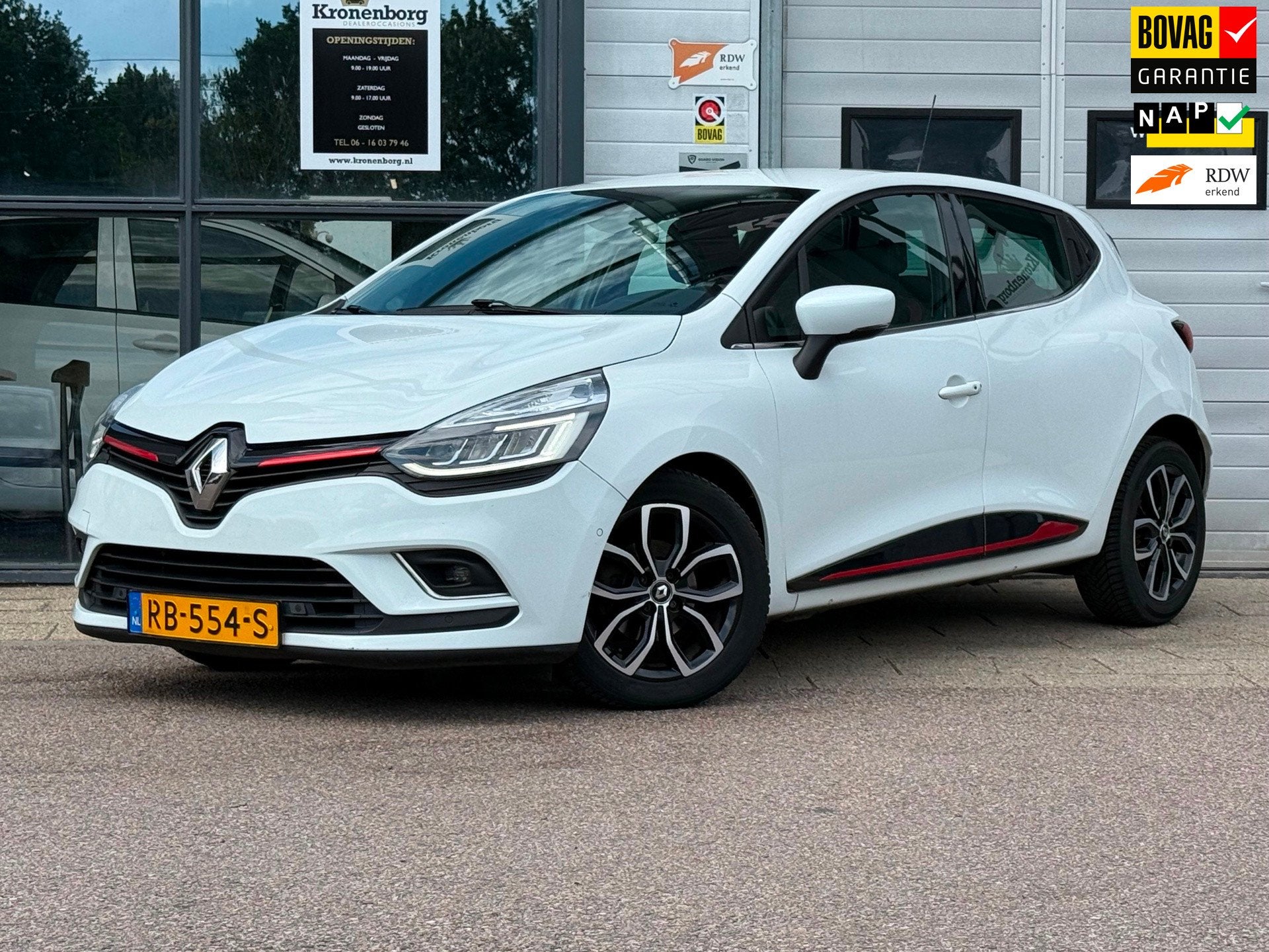 Renault Clio 1.2 TCe Intens| NAVI| CAMERA| NAP, Auto's, Dealer onderhouden, Gebruikt, Leder en Stof, Wit