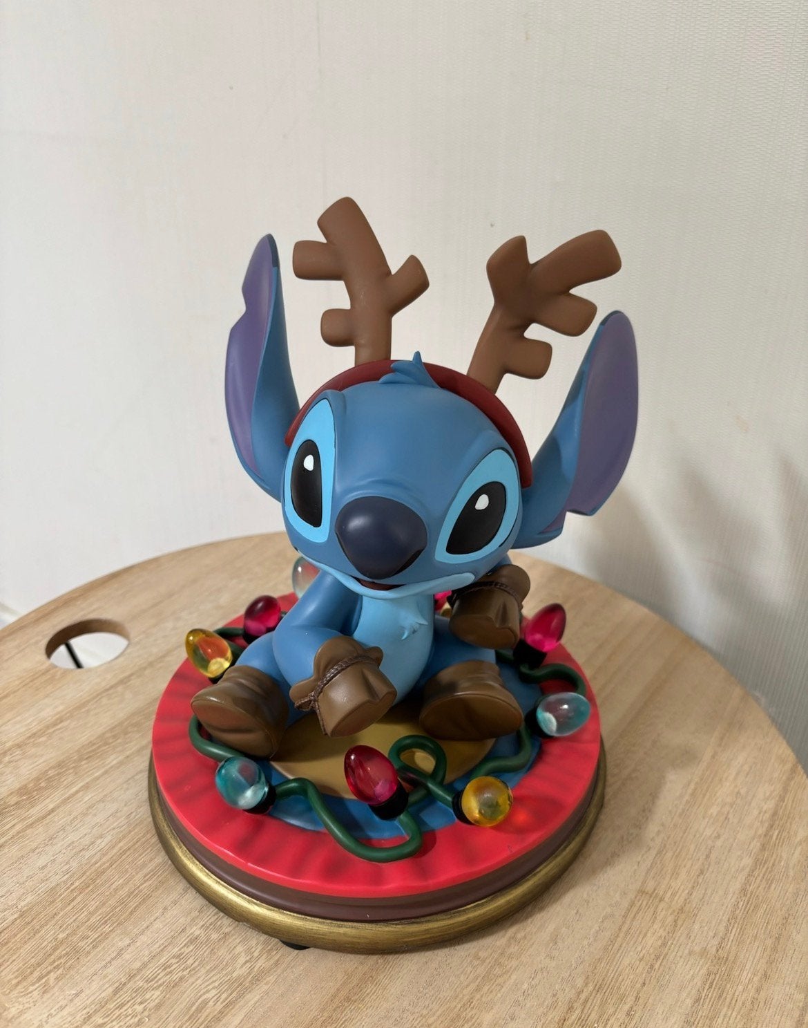 Disney Stitch kerst beeld met licht!, Ophalen of Verzenden, Nieuw, Beeldje of Figuurtje