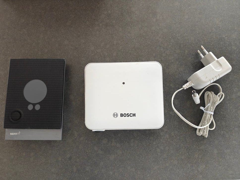 Nefit ModuLine Easy Thermostaat & Bosch EasyControl Adapter, Ophalen of Verzenden, Slimme thermostaat, Zo goed als nieuw
