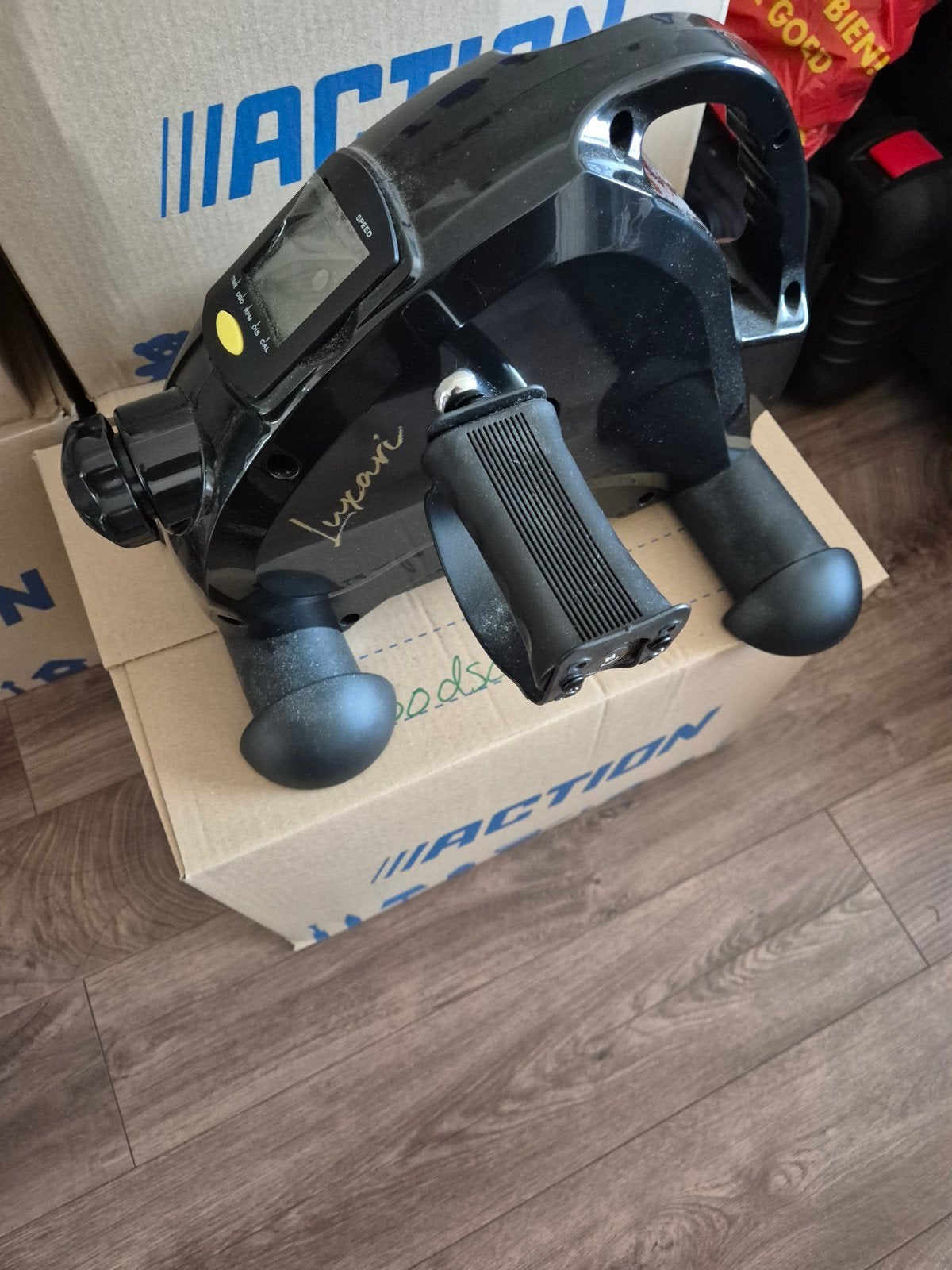 Compacte Hometrainer - Ideaal voor Thuisgebruik, Sport en Fitness, Fitnessapparatuur, Ophalen, Kunststof, Gebruikt, Benen