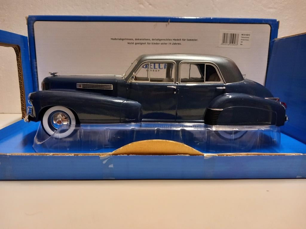 Cadillac Fleedwood Series 60 blue metallic MCG 1:18 KRD, Ophalen of Verzenden, Zo goed als nieuw, Auto, Overige merken