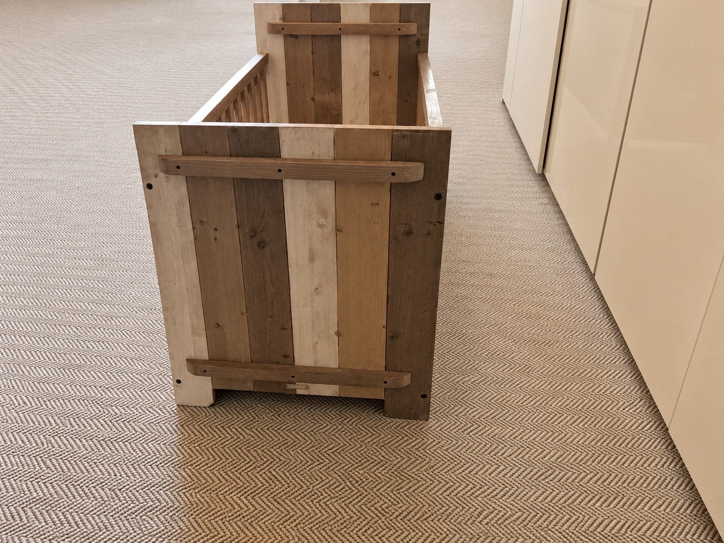 Bopita Ledikant Steigerhout Look - Incl. Matras & Lakens, Huis en Inrichting, Gebruikt, Eenpersoons, Bruin, Steigerhout