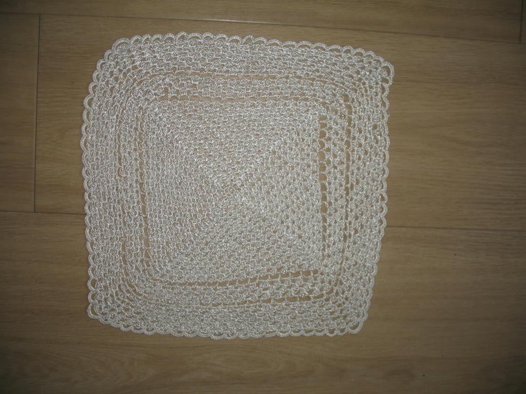 Hand Gehaakt Kleedje-Zilver Lurex Garens Vintage, Ophalen of Verzenden, Zo goed als nieuw, Haken, Wol of Garen