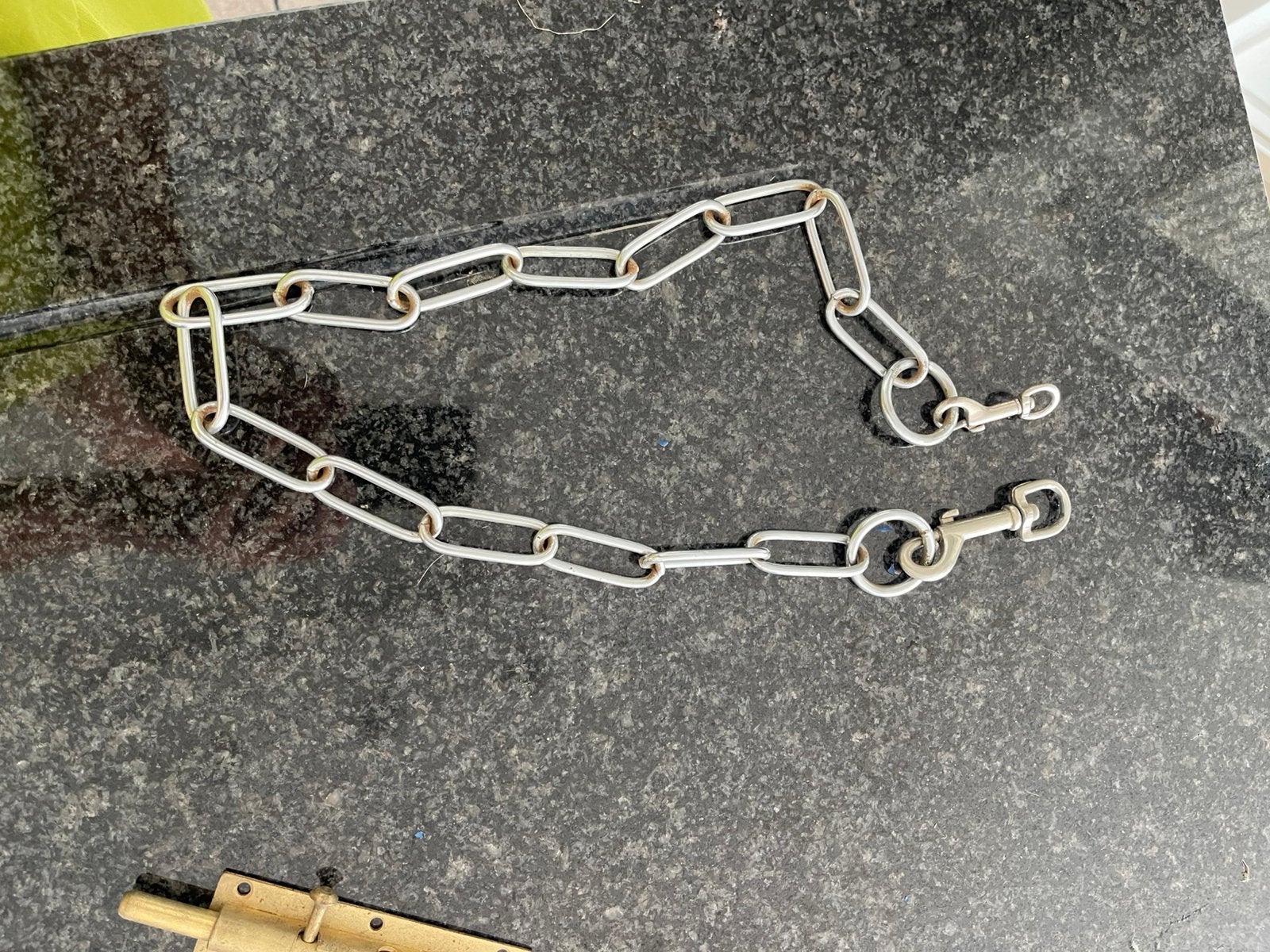 Robuuste metalen ketting (80 cm) met 2 stevige musketonhaken, Doe-het-zelf en Verbouw, IJzerwaren en Bevestigingsmiddelen, Ophalen of Verzenden