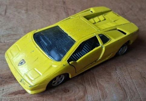 Maisto auto's. Ook een glow in the Dark, Ophalen of Verzenden, Groter dan 1:32, Auto, Overige merken