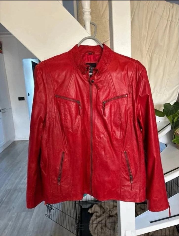 Stijlvol rood leren jasje - Maat 48, Ophalen of Verzenden, Zo goed als nieuw, Maat 46/48 (XL) of groter, Rood
