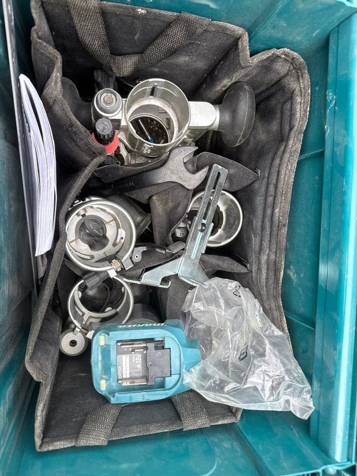 Makita DRT50RTJX3 Bovenfrees - Zo goed als nieuw, Doe-het-zelf en Verbouw, Gereedschap | Freesmachines, Ophalen of Verzenden, Zo goed als nieuw